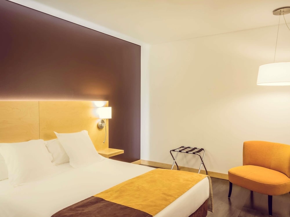 Habitación Standard con cama doble y balcón del hotel Mercure Braga Centro. Foto 3
