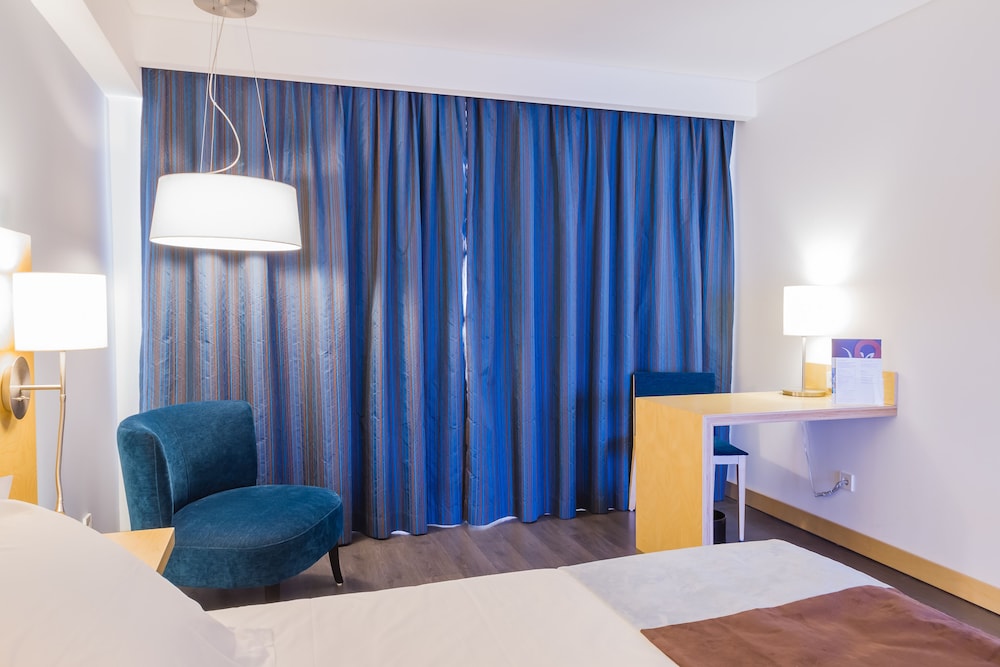 Habitación Standard cama doble para no fumadores del hotel Mercure Braga Centro. Foto 1