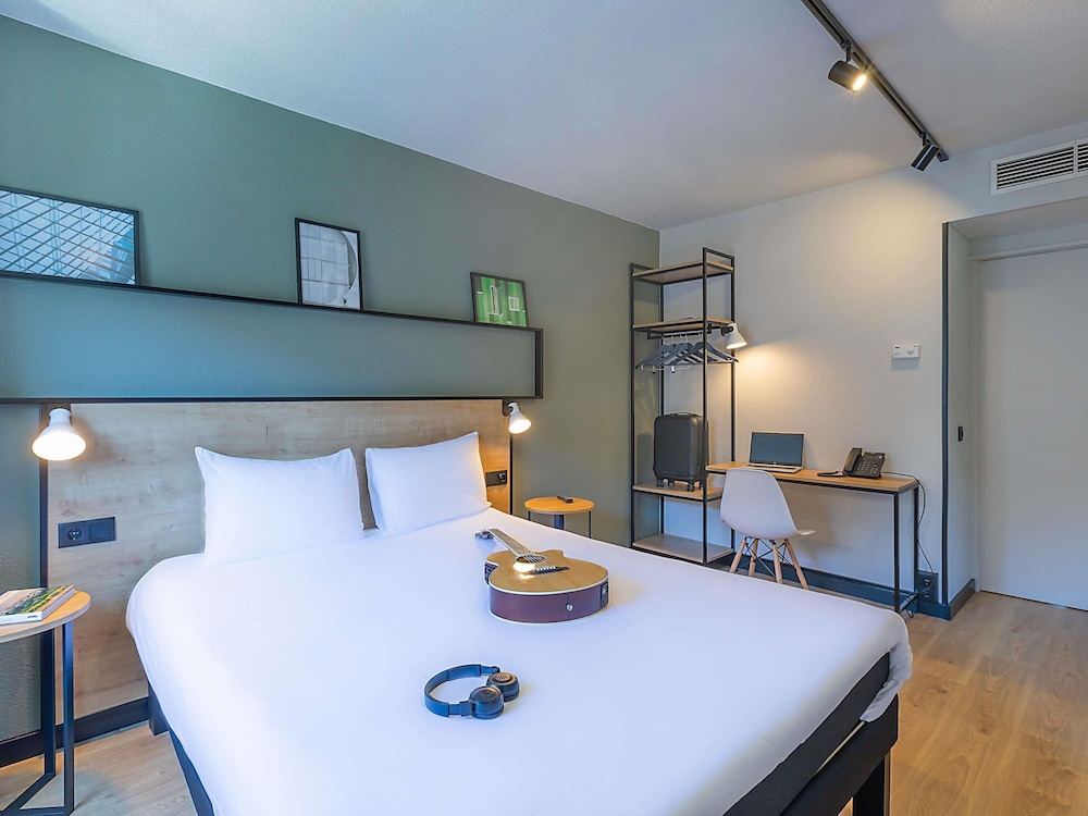 Habitación estándar, 1 cama individual del hotel Ibis Braganca. Foto 1