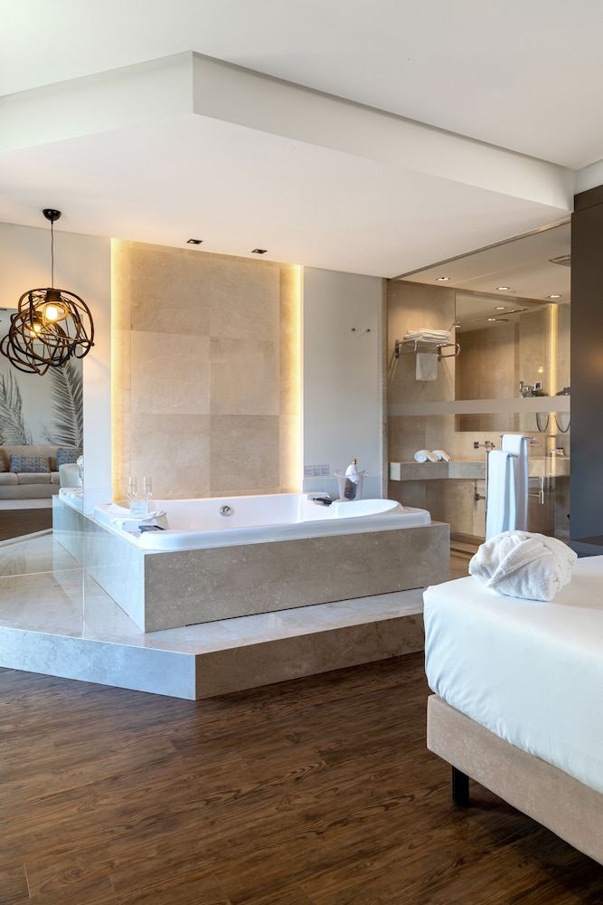 Suite Premium del hotel Porta Do Sol Conference Center and Spa. Foto 3