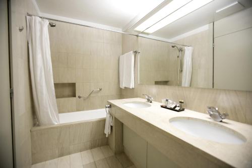 Habitación Doble Superior - 1 o 2 camas del hotel Solverde Spa and Wellness Center. Foto 2
