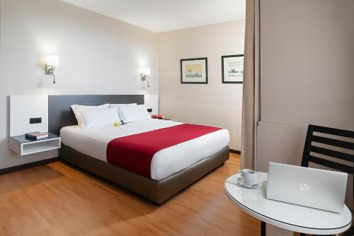 Habitación Doble del hotel Urban Amadeos. Foto 4