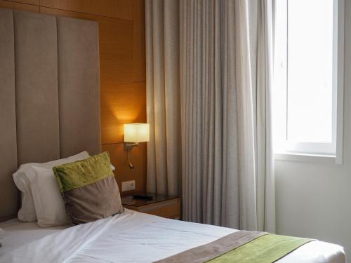 Habitación Doble adaptada para personas con discapacidad - 1 o 2 camas del hotel THE ONE Grand Hotel da Póvoa. Foto 1