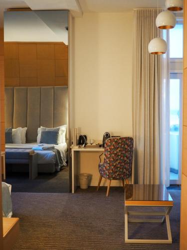 Suite Junior Deluxe del hotel THE ONE Grand Hotel da Póvoa. Foto 8