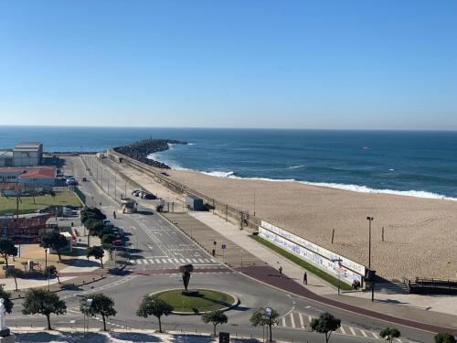 Suite Deluxe con vistas al mar del hotel THE ONE Grand Hotel da Póvoa