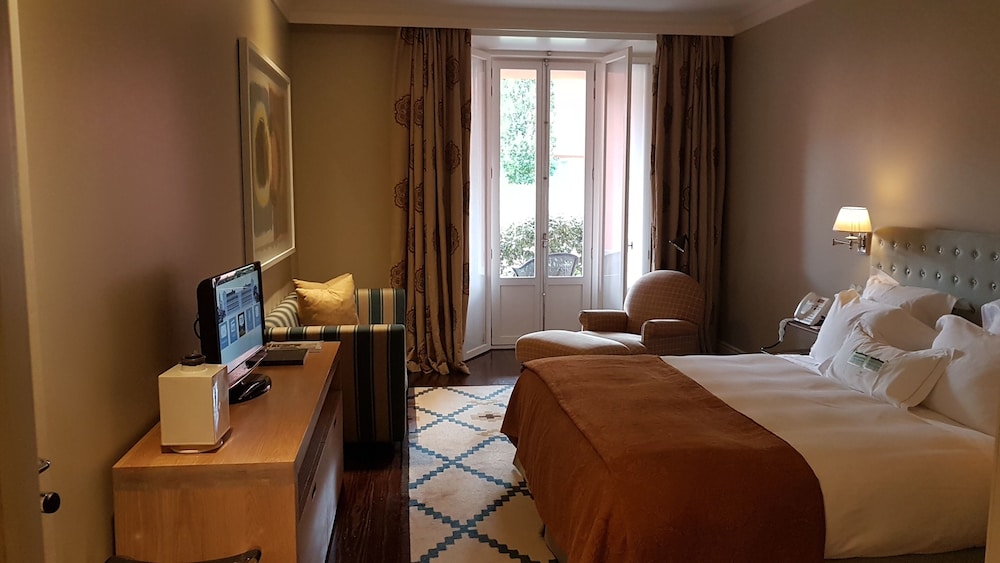 Habitación con jardín del hotel Vidago Palace. Foto 3
