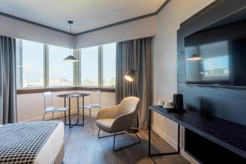 Habitación Triple Confort Plus del hotel Hf Fénix Porto. Foto 5