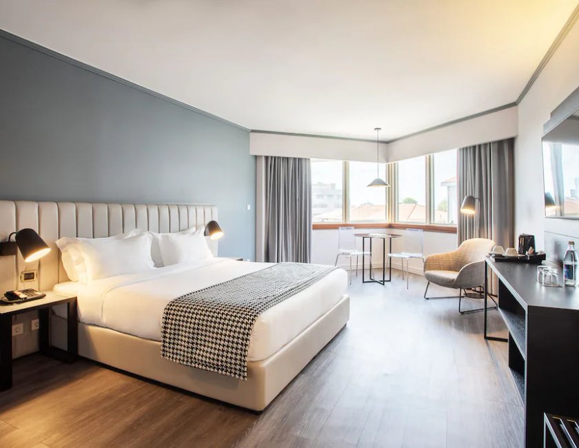 Habitación económica con 1 cama doble o 2 individuales del hotel Hf Fénix Porto. Foto 5