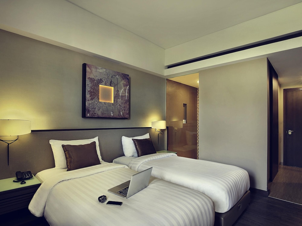 Habitación Deluxe, Balcón - 2 Camas Individuales del hotel Mercure Bali Legian. Foto 1