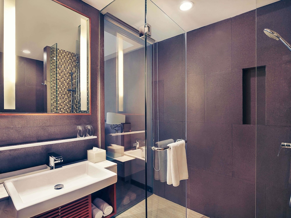 Suite Ejecutiva, Balcón - 1 Cama King del hotel Mercure Bali Legian. Foto 2