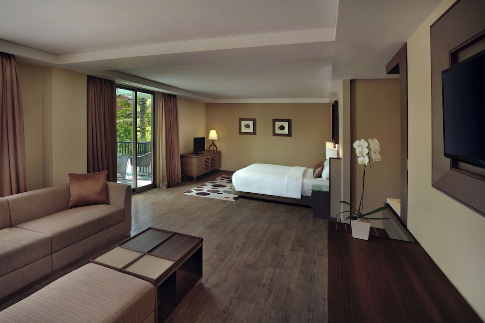 Suite Ejecutiva, Balcón - 1 Cama King del hotel Mercure Bali Legian. Foto 4