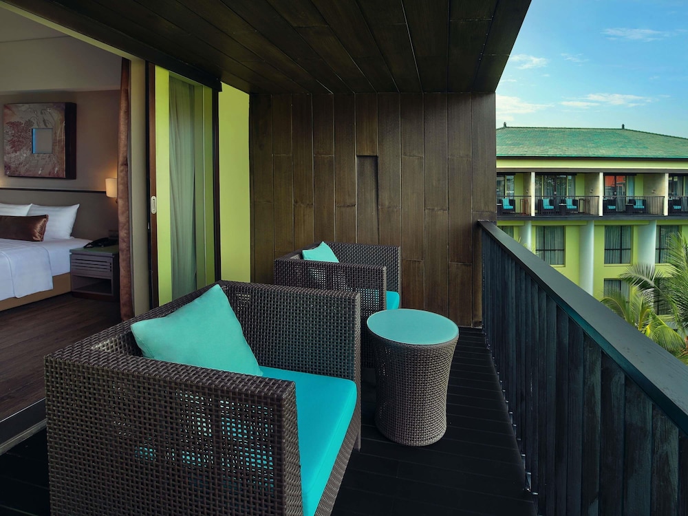 Habitación Deluxe, Balcón - 1 Cama King del hotel Mercure Bali Legian. Foto 1
