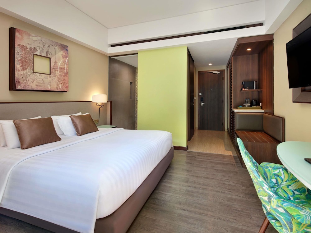 Habitación Deluxe Acceso a la Piscina, Terraza - 1 Cama King del hotel Mercure Bali Legian. Foto 2
