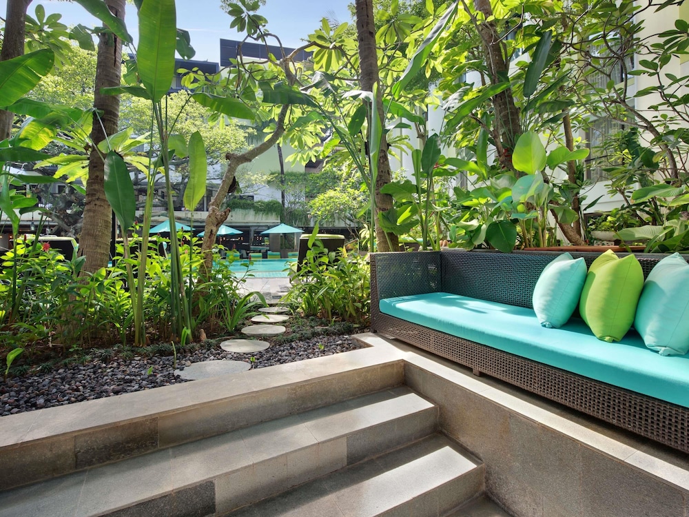 Habitación Deluxe Acceso a la Piscina, Terraza - 1 Cama King del hotel Mercure Bali Legian. Foto 4