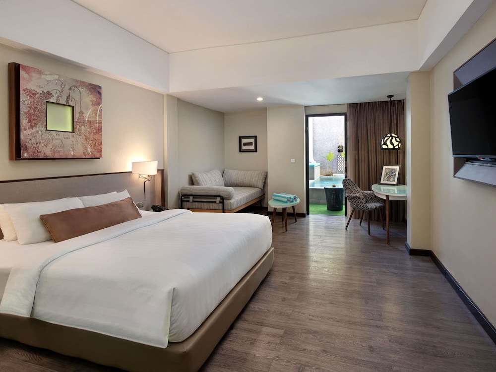 Habitación Deluxe Piscina Privada - 1 Cama King del hotel Mercure Bali Legian. Foto 4