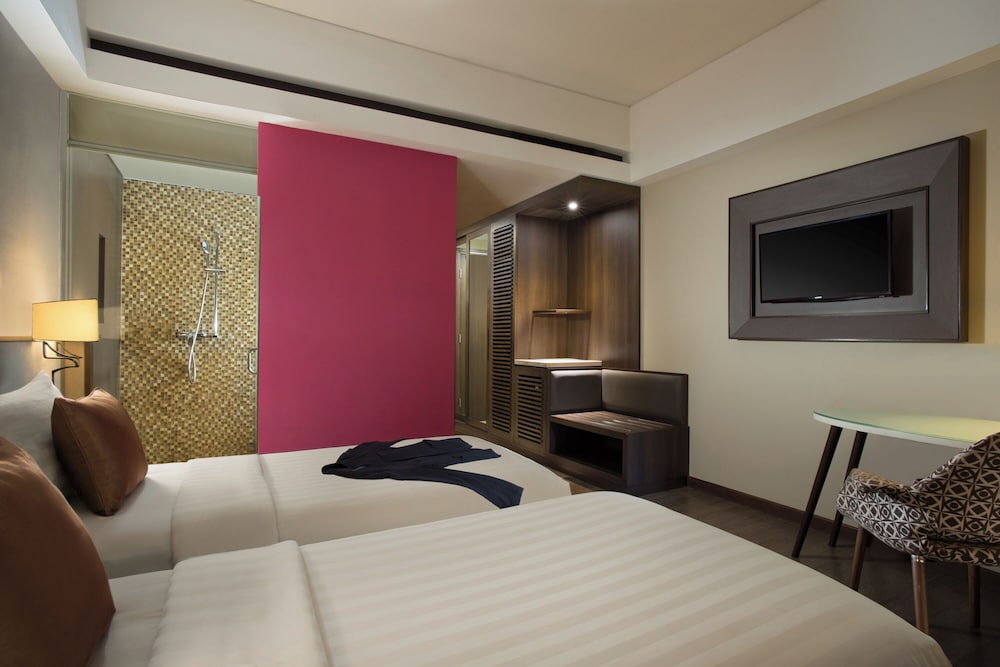 Habitación Superior - 2 camas individuales del hotel Mercure Bali Legian. Foto 4
