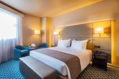 Habitación Doble Confort con cama grande del hotel Dom Henrique Downtown