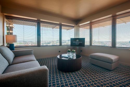 Suite Deluxe panorámica del hotel Dom Henrique Downtown. Foto 4