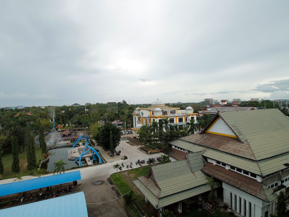 1 Cama King Superior del hotel Mercure Pontianak City Center. Foto 5