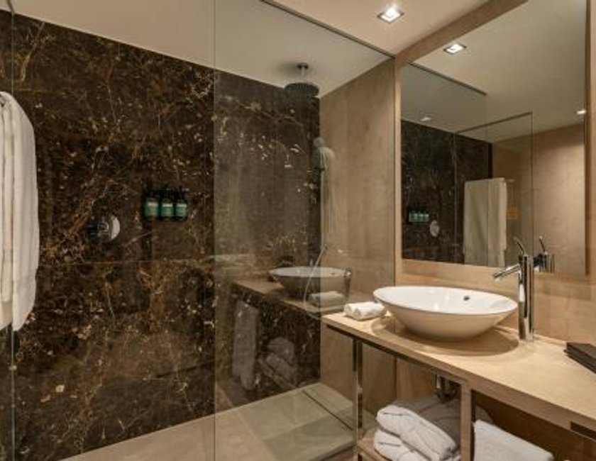 Habitación Premium con acceso al salón - 1 cama grande del hotel Crowne Plaza Porto, An Ihg