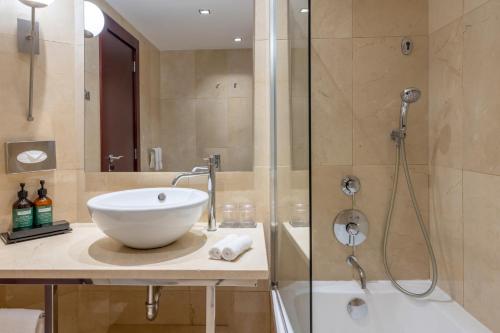 Habitación Doble Estándar - 2 camas del hotel Crowne Plaza Porto, An Ihg. Foto 2