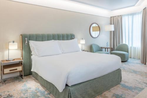 Suite Junior con 1 cama extragrande - Habitación Esquinera del hotel Crowne Plaza Porto, An Ihg. Foto 1