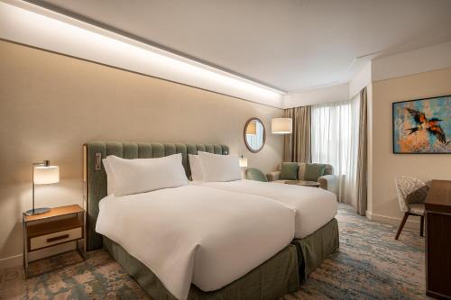 Habitación Doble Premium con acceso al salón - 2 camas del hotel Crowne Plaza Porto, An Ihg. Foto 1