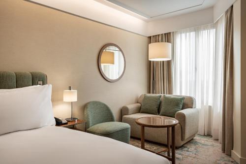 Habitación Doble Premium con acceso al salón - 2 camas del hotel Crowne Plaza Porto, An Ihg. Foto 3