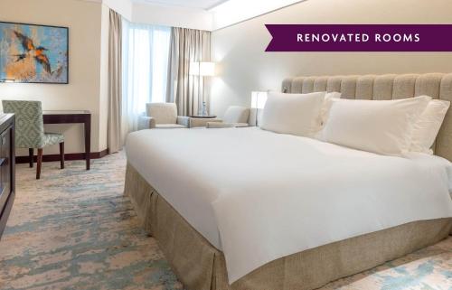 Habitación Estándar - Planta alta - Cama grande del hotel Crowne Plaza Porto, An Ihg. Foto 1