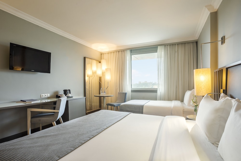Habitación triple Confort del hotel Hf Ipanema Park. Foto 3