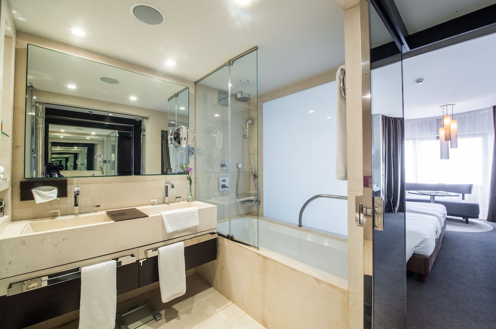 Habitación Deluxe doble del hotel Porto Palácio By The Editory. Foto 6