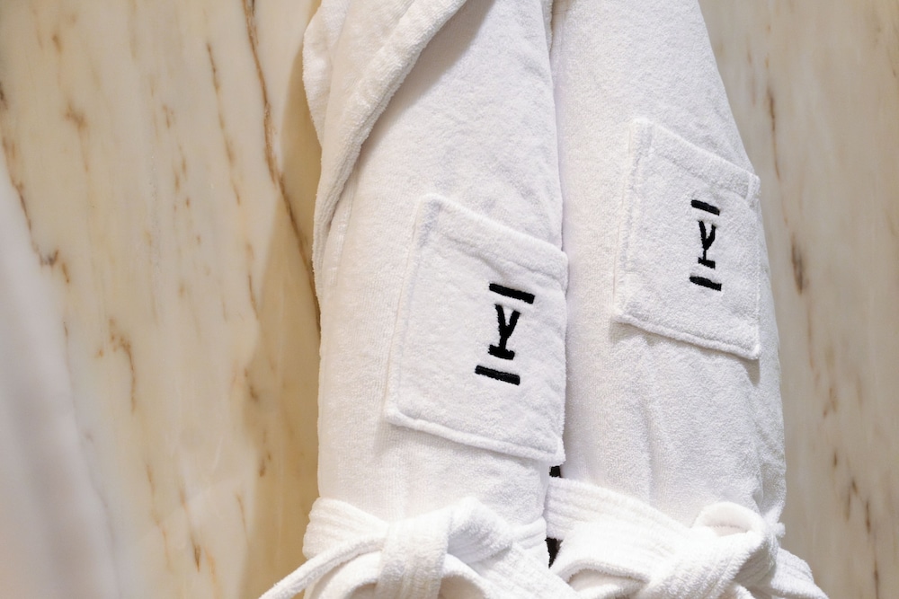 Habitación superior con 2 camas individuales, en una planta alta del hotel Porto Palácio By The Editory. Foto 10