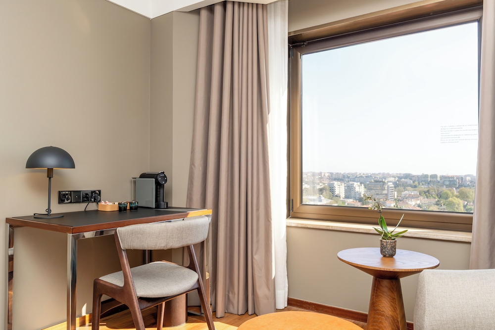 Habitación doble superior, en una planta alta del hotel Porto Palácio By The Editory. Foto 6