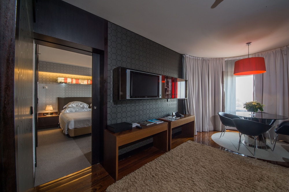 Suite superior, vistas al río del hotel Porto Palácio By The Editory. Foto 2