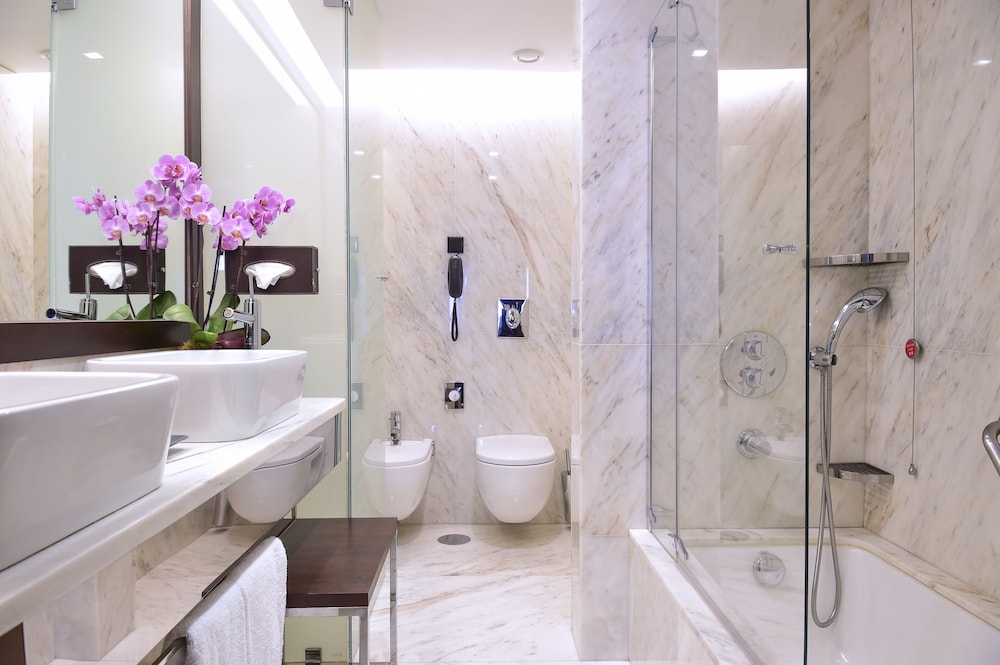 Suite ejecutiva, en una planta alta del hotel Porto Palácio By The Editory. Foto 2