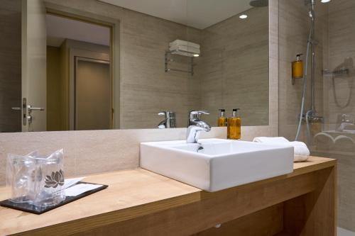 Habitación Doble Estándar del hotel Portus Cale. Foto 5