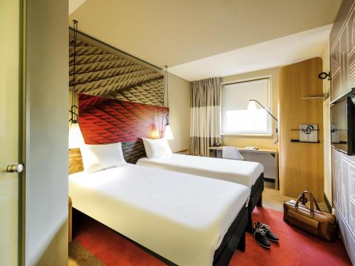 Habitación Doble Estándar - 2 camas del hotel Ibis Hamburg City. Foto 4