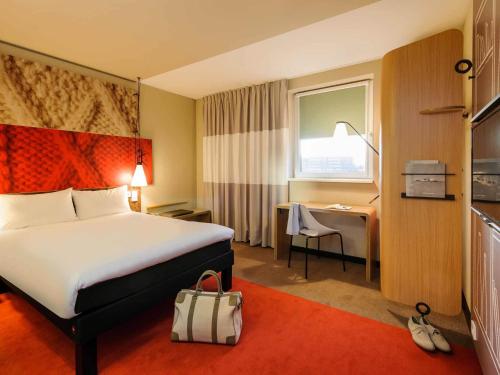 Habitación Doble Estándar del hotel Ibis Hamburg City. Foto 10