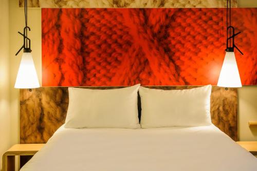 Habitación Doble Estándar del hotel Ibis Hamburg City. Foto 12