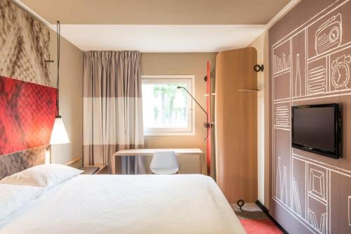 Habitación Doble Estándar del hotel Ibis Hamburg City. Foto 14