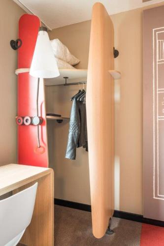 Habitación Doble Estándar del hotel Ibis Hamburg City. Foto 16