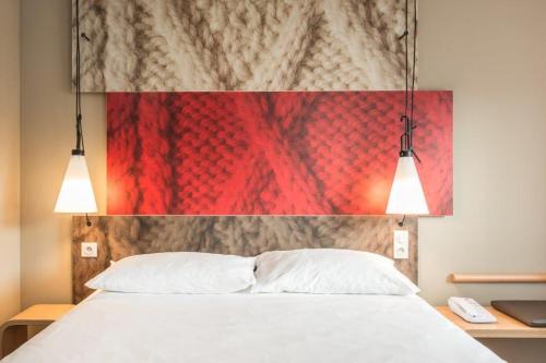Standard Double Room and Sofa Bed del hotel Ibis Hamburg City. Foto 11