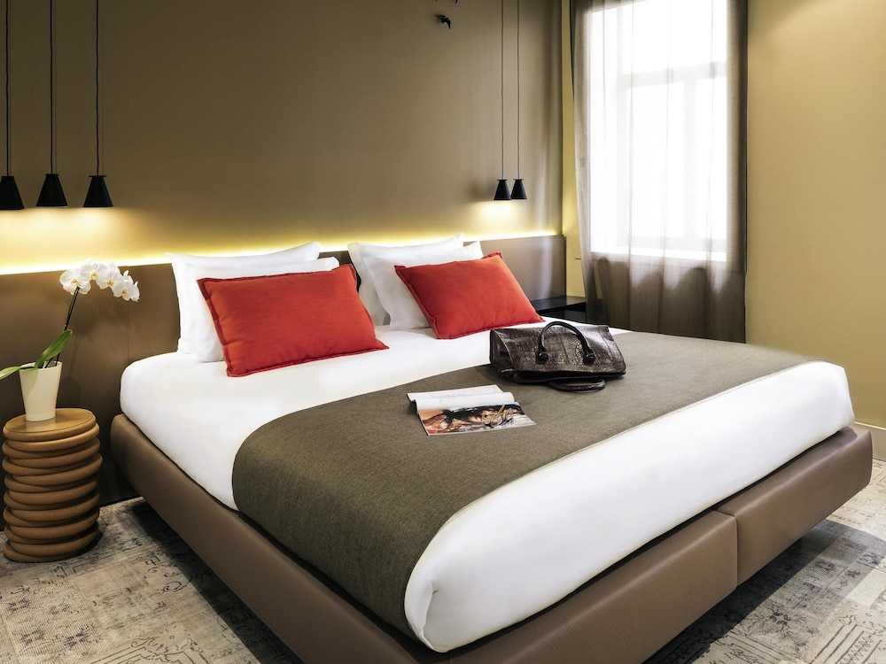 Suite familiar, 1 cama de matrimonio grande con sofá cama del hotel Mercure Porto Centro Santa Catarina. Foto 3