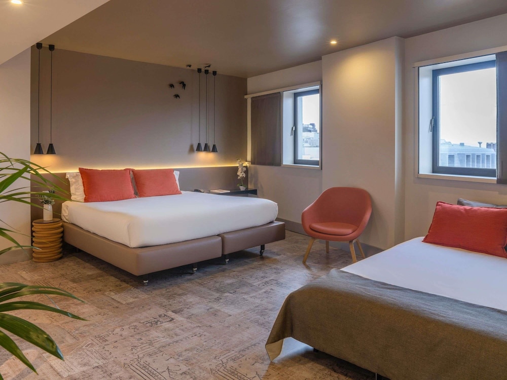 Suite familiar, 1 cama doble con sofá cama del hotel Mercure Porto Centro Santa Catarina. Foto 3
