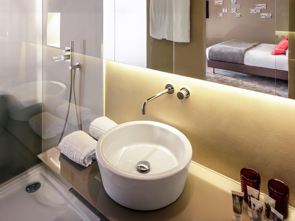 Suite, 1 cama de matrimonio grande del hotel Mercure Porto Centro Santa Catarina. Foto 5