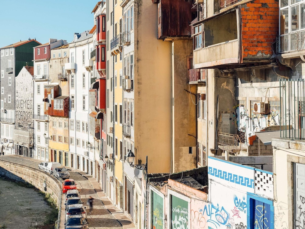 Suite familiar, 1 cama doble con sofá cama del hotel Mercure Porto Centro Santa Catarina. Foto 5