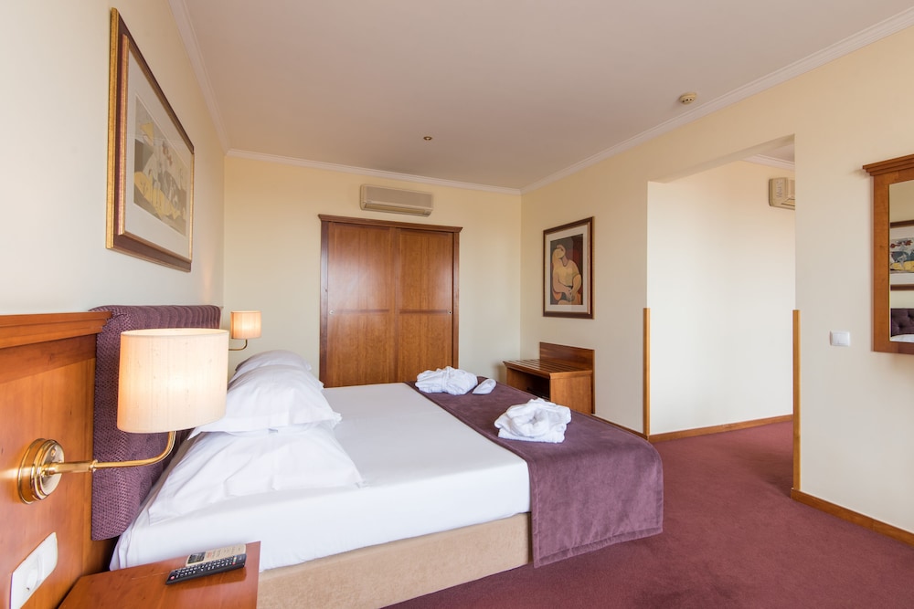 Suite junior (Superior) del hotel Vila Galé Porto. Foto 5