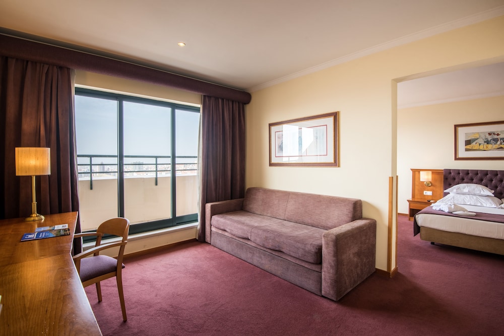 Suite junior (Superior) del hotel Vila Galé Porto. Foto 8