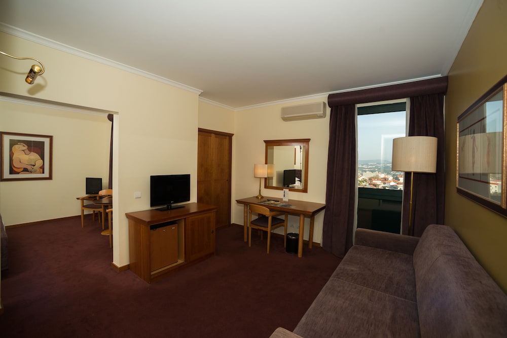 Junior suite Vista ciudad Normal del hotel Vila Galé Porto. Foto 2