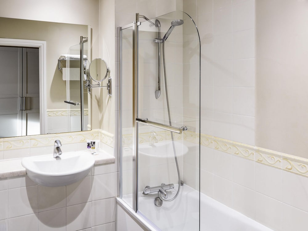 Habitación Estándar con 1 cama doble del hotel Mercure Newbury West Grange. Foto 3